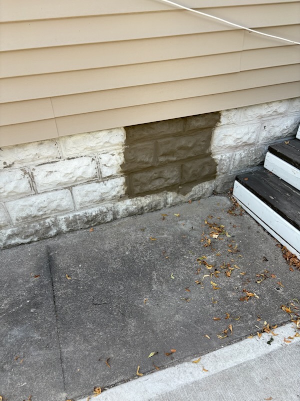 Deteriorated outdoor space before expert replication